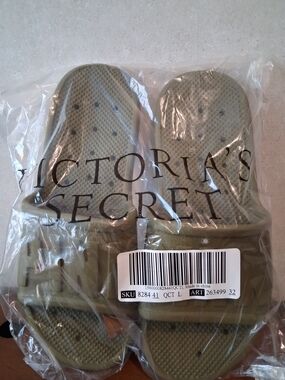Victoria's Secret/PINK Olive Green Slide Sandals